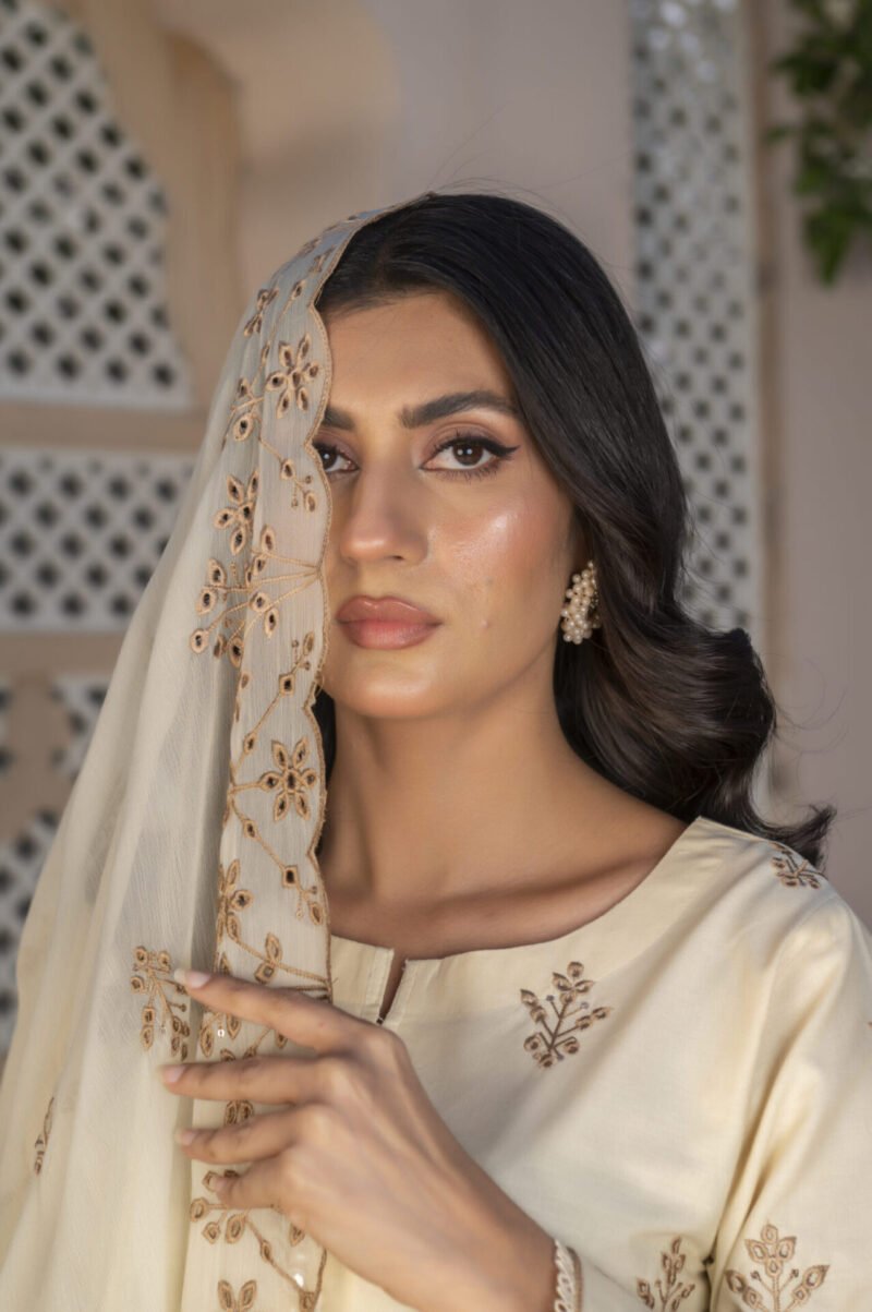 3-PIECE SUIT EMBROIDERED